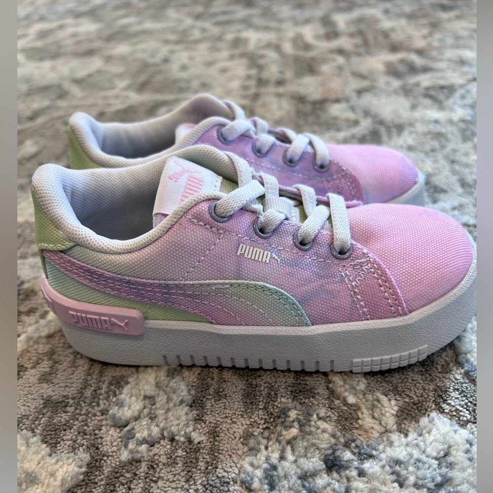 PUMA Size 8T Girl’s sneakers